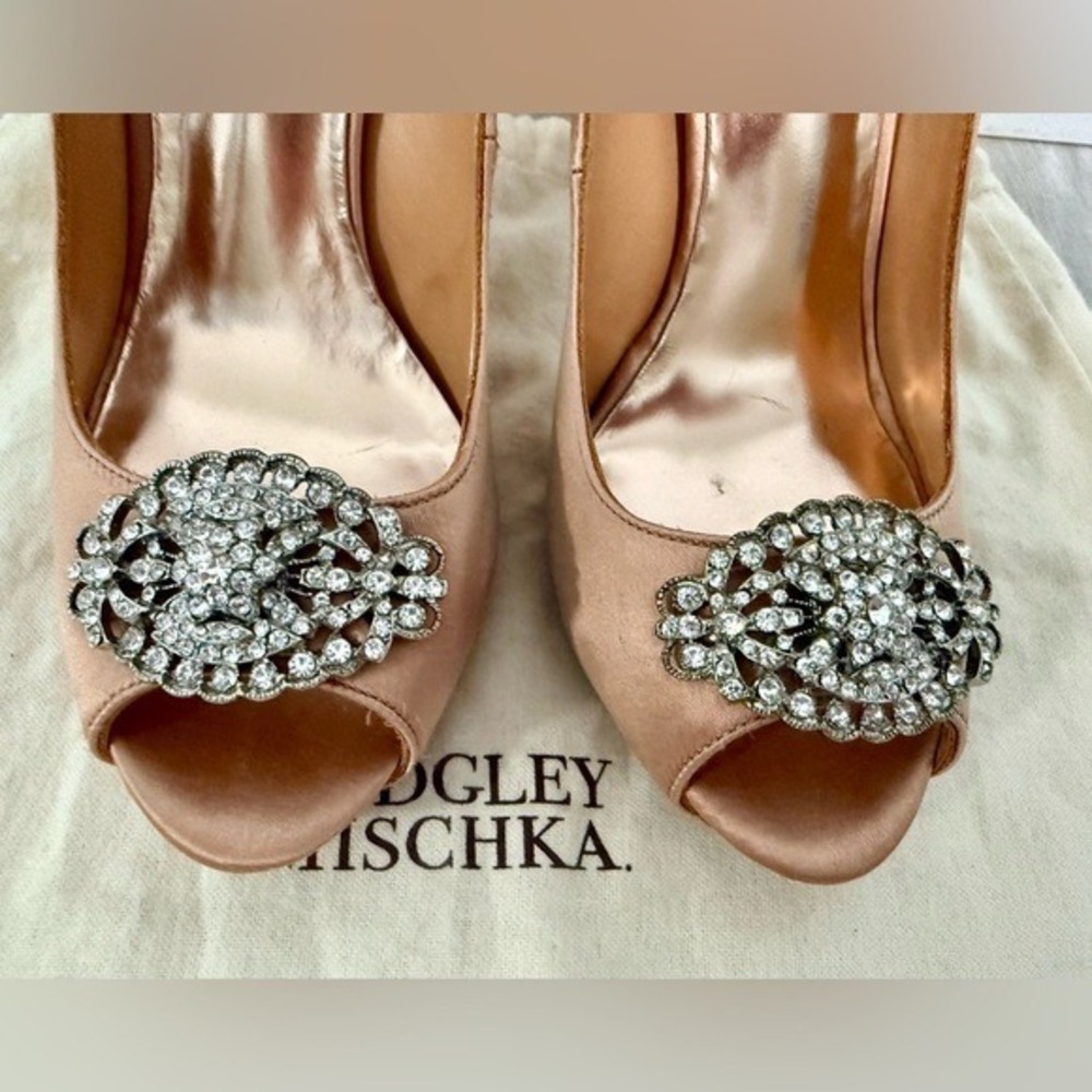 Badgley Mischka Women Champagne Satin Peep Toe Heels Embellished Jeweled 8.5‎ - Picture 7 of 13